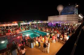 Pullmantur regresa al puerto andaluz con su buque zenith, embarcando pasajeros en málaga en un crucero único con destino a túnez, malta. Crucero Marruecos Espana Barco Zenith Pullmantur Logitravel