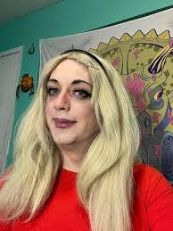 Lori Kopp's Instagram, Twitter & Facebook