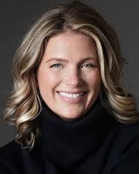 Eileen Tucci's Instagram, Twitter & Facebook