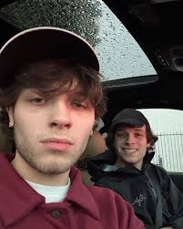 IT'S FRIDAY AGAIN 🕺🕺HAPPY FRIDAY!! NEW VIDEO OUT NOWWWW!! We love you all  so much!! Have a great weekend 💘💘 also! Happy Valentine's Day ❤️❤️ !