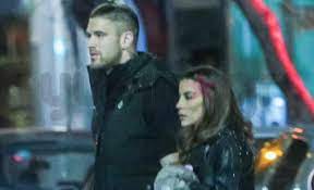 Η ειρήνη παπαδοπούλου και ο αλέξανδρος πασχαλάκης είναι το νέο hot ζευγάρι της πόλης και μπορεί οι δυο τους να φροντίζουν να κρατούν μακριά από τα φώτα της. Mono Sto Ciao Eirhnh Papadopoyloy Ale3andros Pasxalakhs Protash Gamoy Sth Nea Yorkh Iciao