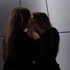 Pin By Rochelle On Aesthetic Couples Cute Lesbian Couples Couple Aesthetic Lesbian Couple