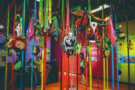 Carnaval de barranquilla, descrito por el fotógrafo enrique garcía como mil obras de teatro en un solo escenario, es la expresión más auténtica del pueblo colombiano y una reunión de colores, de razas, de leyendas, de la alegría costeña, del jolgorio y de los ritmos musicales, tales como: Que Hacer En Barranquilla Pagina 2 Costa Linda