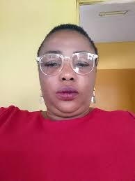 Should I wear necklaces with wrinkled neck?