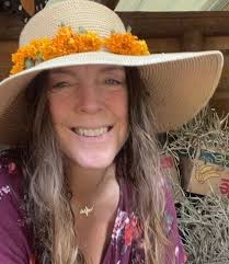 Are there flower hike groups