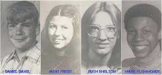 The Cactus-- THE TIMES-BULLETIN MCTON Monday, Dec. 30, 1974 Von W*rt. Ohio.  Zip Cod* 45891 SSCOMB MOTION DUSK DESCENDS ON TRAGIC MURDER SCENE --  Darkness is falling