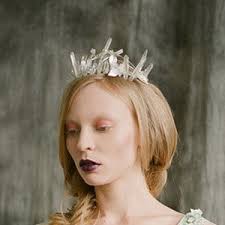 BRIENNE Quartz Crown, Crystal Crown for a Whimsical Bride, Unusual Tiara,  Statement Headpiece, Raw Quartz Crown, Clear Modern Accessory