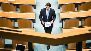 Thierry baudet vloert kartelpolitici over referenda (volledige speech) wybren van haga over nieuwe lockdown: Mondkapjesaanbod Van Baudet Levert Nog Niks Op Triest Om Te Zien Dat De Overheid Zo Tekortschiet Eenvandaag