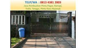 Pagar kayu horizontal dengan kombinasi bebatuan. Harga Pagar Minimalis Surabaya Harga Pagar Minimalis Surabaya 2017 Harga Pagar Minimalis Surabaya 2018 Harga Pagar Mini Pagar Kayu Surabaya Rumah Minimalis
