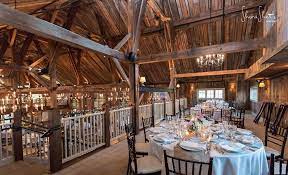 Gorgeous Venue Daryl Tony Married Barn At Gibbet Hill Top Of The Massachusetts Wedding Photographer Massachusetts Wedding Venues Massachusetts Wedding
