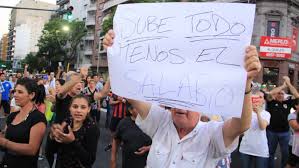 Repudio por la dilación del inicio del juicio oral contra cristina. Nuevos Cacerolazos Contra Macri Por Los Aumentos De Las Tarifas