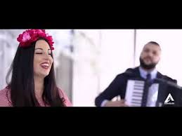Luna alba, luna msheata lunjineadza calea esta anvarligheata geanlu ermu, dipu s anclisi versuri.online ca ti astringu n bratsa bruta mashi tu isi. Trupa Dionisi Acord Band Luna Alba Official Video Cover Elena Gheorghe Youtube
