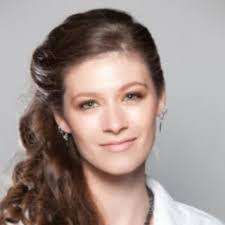 Sarah Kalt's Instagram, Twitter & Facebook