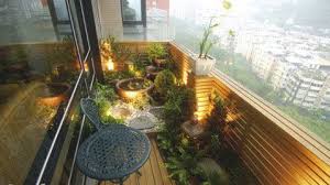Another Tiny Urban Balcony 479 X 269 Balcony Decor Balcony Design Balcony Garden