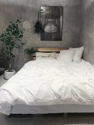 インテリア好きもざわつくベッドリネンでホテルのように簡単コーディネートを maiko style powered by ライブドアブログ 寝室インテリア ベッドルームインテリア ベッドルーム 布団カバー パレットベッド 海外インテリア ポスター bedr ベッドリネン