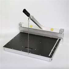 Unlike its smaller version, it also includes a starter kit which can help out newbies. Ep640 Lvt Kering Kembali Klik Lvt Flooring Memotong Alat Baterpak Lantai Vinyl Manual Cutter Pemotong Karpet Mesin Lembar Aluminium Cutter Pisau Aliexpress