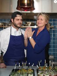 Il a fait ses armes auprès d'hélène darroze dans son établissement doublement étoilé à londres. Exclusif Alessandro Belmondo Avec Sa Mere Luana Belmondo Alessandro Belmondo Le Fils De P Et L Belmondo Est Chef Cuisinier Dans Le Nouveau Restaurant Il Purepeople