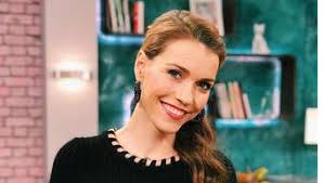 She returned to fox sports and currently host fox sports live which is a 1 hour shown presented live every day. Annett Moller Moderatorin Sat 1 Ist Plotzlich Kaum Wiederzuerkennen Stars