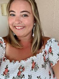 Hi everyone! 👋🏼 My name is Madison Hutton, I am 20 years old, and  currently obtaining my Real Estate license! 🏠 I am a SUPER fun gal,  creative, and outgoing! I love