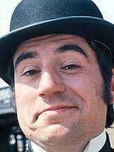 Reparto de la película Los caballeros de la mesa cuadrada y sus locos  seguidores : directores, actores e equipo técnico