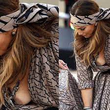 Jennifer Lopez pops out of her top - Mirror Online