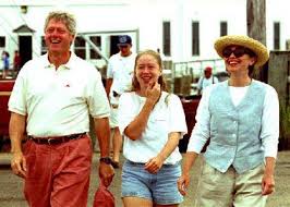 In hollywood, it's often meanwhile, you have to go back to the clinton administration to see when sarah jessica parker or those women — like many with naturally curly hair — go the chelsea route, taming it with blowouts. Chelsea Clinton Shared Vintage Photos Of Hillary Clinton From The 70s 80s And 90s