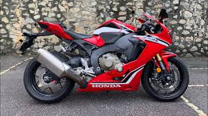 While retaining the basic structure of the 2004 model year engine, the 2006 model year engine featured straight cylinder head. Honda Cbr1000rr Fireblade On Stock Exhaust Max Volume Youtube