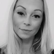 Jeg står ved en skillevej! 😊 Kære netværk. Foråret er på vej, det samme er  nye muligheder. Jeg er i hvert fald klar til at tage imod nye udfordringer  i form af