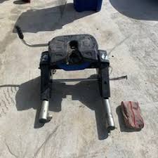This part slides forward and backward in the bed of the truck to provide an optimal ride. Reese 16k Sliding 5th Wheel Hitch For Sale In Valley Center Ca Offerup