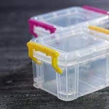 樹脂 粘土で作ったリアルな多肉をゼリーカップに植えました フェイクグリーンは緑の物が多いですが ちょっとカラフルでかわいい多肉です リアルさにもこだわって作っています 100均のフェイクグリーンじゃ物足りない という方に おすすめ 水やりの必要なし お世話要