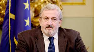 Sito ufficiale dell'ufficio scolastico regionale per la puglia. Scuola Il Presidente Della Regione Puglia Michele Emiliano Emana Una Nuova Ordinanza Press Regione Regione Puglia