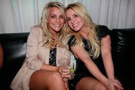 Jamie lynn spears and sister britney spears are in the same boat as everybody else when it comes to dealing with the ongoing coronavirus pandemic and social distancing. Britney Spears Gives Toys To Sister Jamie Lynn S Kids