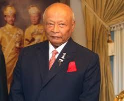 Dengan berlangsungnya upacara pertabalan dymm sultan abu bakar ini maka bermulalah satu era baru dalam sejarah pemerintahan negeri pahang apabila dalam masa pemerintahan bagindalah negeri pahang semakin maju dan berkembang pesat. Honorary President Fam