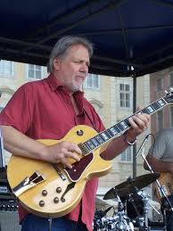 Ve věku 73 let zemřel český kytarista luboš andršt. Podiove Sestavy Slavnych Kytaristu Lubos Andrst Muzikus