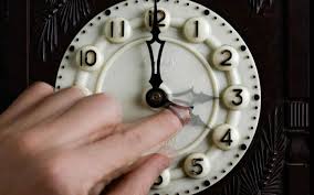 Informații utile despre trecerea la ora de iarnă. Trecerea La Ora De Iarna Zodiile Afectate De Schimbarea Orei Wall Clock Clock