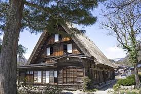 Ein haus zu bauen ist sehr kostspielig. Traditionelles Japanisches Wohnhaus Besonderheiten