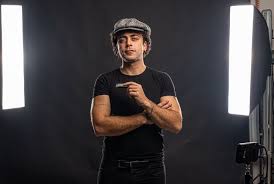 Moses Concas: un artista con i piedi per terra