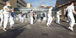 Jerusalema dance challenge by swiss police. Jerusalema Challenge An Den Duisburger Helios Kliniken