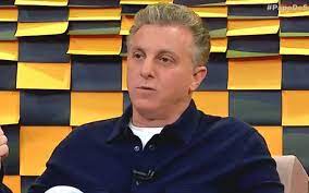 He is an actor and producer, known for casa de areia (2005), abe (2019). Luciano Huck Detonates Bolsonaro S Government No Capacity For Execution Entertainment Prime Time Zone