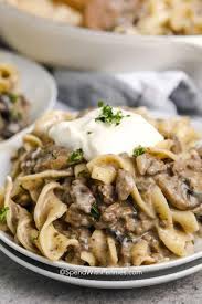 Aug 21, 2020 · close up of ground beef stroganoff with creamy sauce ground beef stroganoff ingredients. Cremiger Pilz Stroganoff Budget Freundliches Gericht Stuffed Mushrooms Beef Recipes Easy Mushroom Stroganoff Recipe