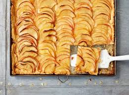 Franzosischer Apfelkuchen Der Klassiker Vom Blech Rezept Franzosischer Apfelkuchen Apfelkuchen Kuchen