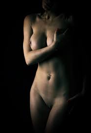 File:Nude female body by Dan Bowen.jpg - Wikimedia Commons