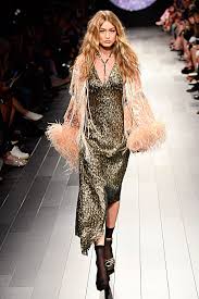 Sep 28, 2020 · what is gigi hadid's religion? Gigi Hadid Walked The Runway With Just One Shoe Vanity Fair