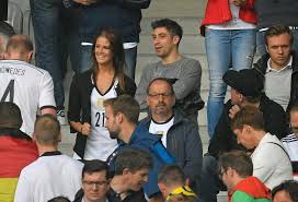Julian draxler's girlfriend lena stiffel. Em 2016 Familien Von Thomas Muller Joshua Kimmich Julian Draxler Co Auf Tribune Bilder Fussball Em