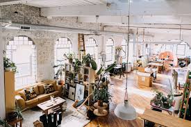 Un Loft Lumineux Dans Une Ancienne Usine Lili In Wonderland Decoration Loft Deco Maison Interieur Idee De Decoration