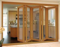 Stylish And Practical Bi Fold Doors Are A New Solution When Seeking Free Flowing Access From Indoors To You Porte Interieur Bois Porte Interieure Porte En Bois