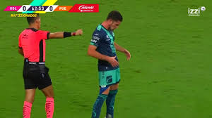 Santiago ormeño lleva 37 partidos como futbolista profesional (cusco fc y puebla), en los cuales ha conseguido un total de 15 tantos; Quien Es Santiago Ormeno Y Cuantos Goles Lleva El Delantero Del Puebla Goal Com