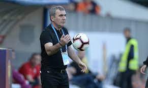 Gheorghe hagi'nin galatasaray'da attığı en güzel goller. GicÄƒ Hagi Ce LoviturÄƒ FinanciarÄƒ Cat CaÈ™tigÄƒ De Fapt Din Noul Contract S A Aflat Acum Impact