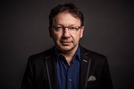 Zobacz, co zbigniew zamachowski (zbigniewzamachowski) odkrył(a) na pintereście — największej na świecie kolekcji pomysłów. Zbigniew Zamachowski Recital Dwor Artusa