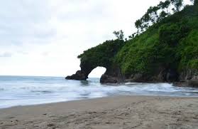 Pantai karang bolong, malang, indonesia. Pantai Karang Bolong Kebumen Pantai Ikonic Jawa Tengah